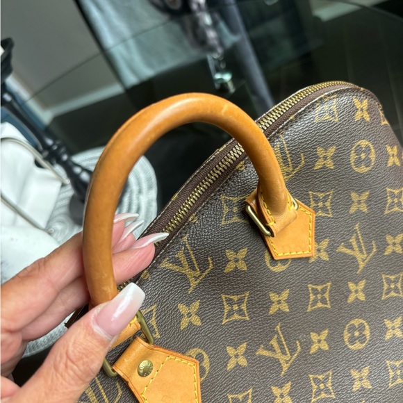 Louis Vuitton Handbag - Picture 11 of 12